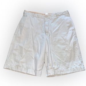 VAN HEUSEN CREAM DENIM SHORTS // SIZE 34🩶